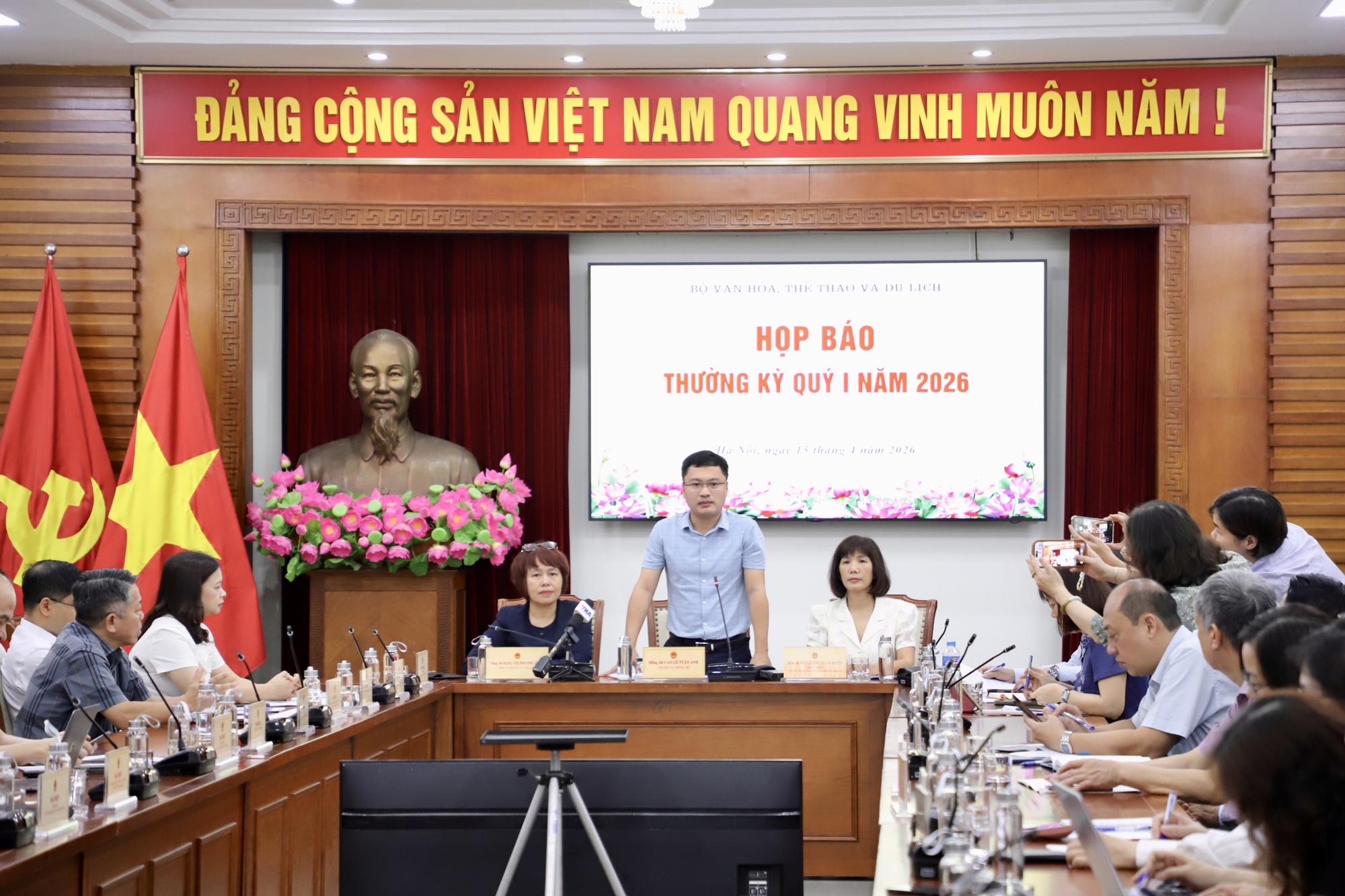 Lan tỏa các giá trị văn hóa, nâng cao đời sống tinh thần, thể chất của Nhân dân, thúc đẩy du lịch phát triển theo hướng bền vững