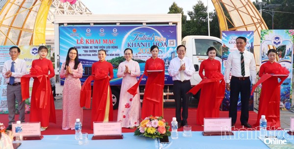 Khai mạc Hành trình xe thư viện lưu động “Đại dương tri thức”